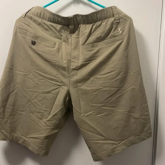 Under Armour Golf Shorts - Picture 4 of 4